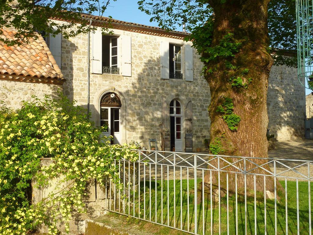 Au Bonheur D'Alphonse Bed & Breakfast Lusignan-Petit ภายนอก รูปภาพ