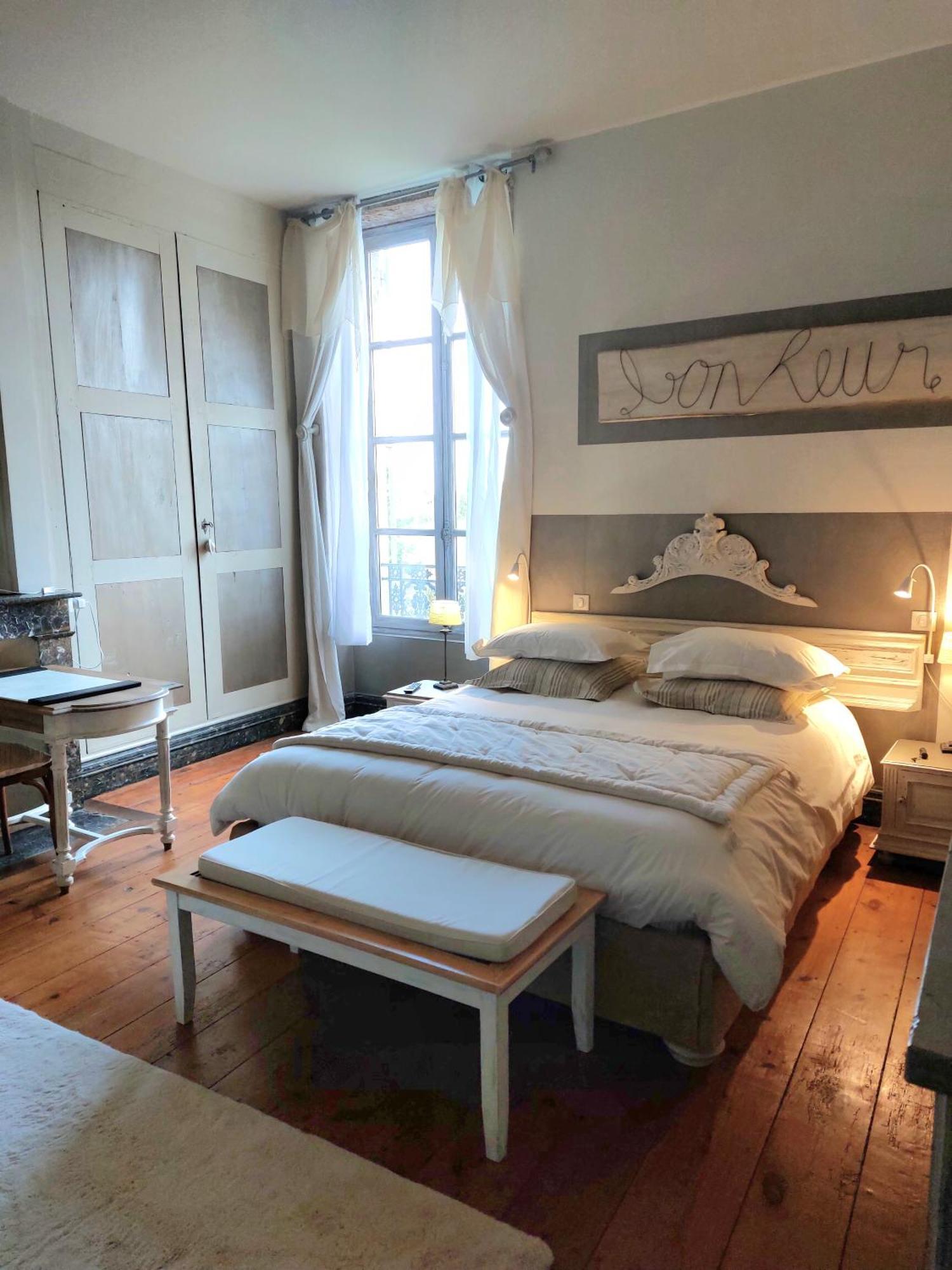 Au Bonheur D'Alphonse Bed & Breakfast Lusignan-Petit ภายนอก รูปภาพ