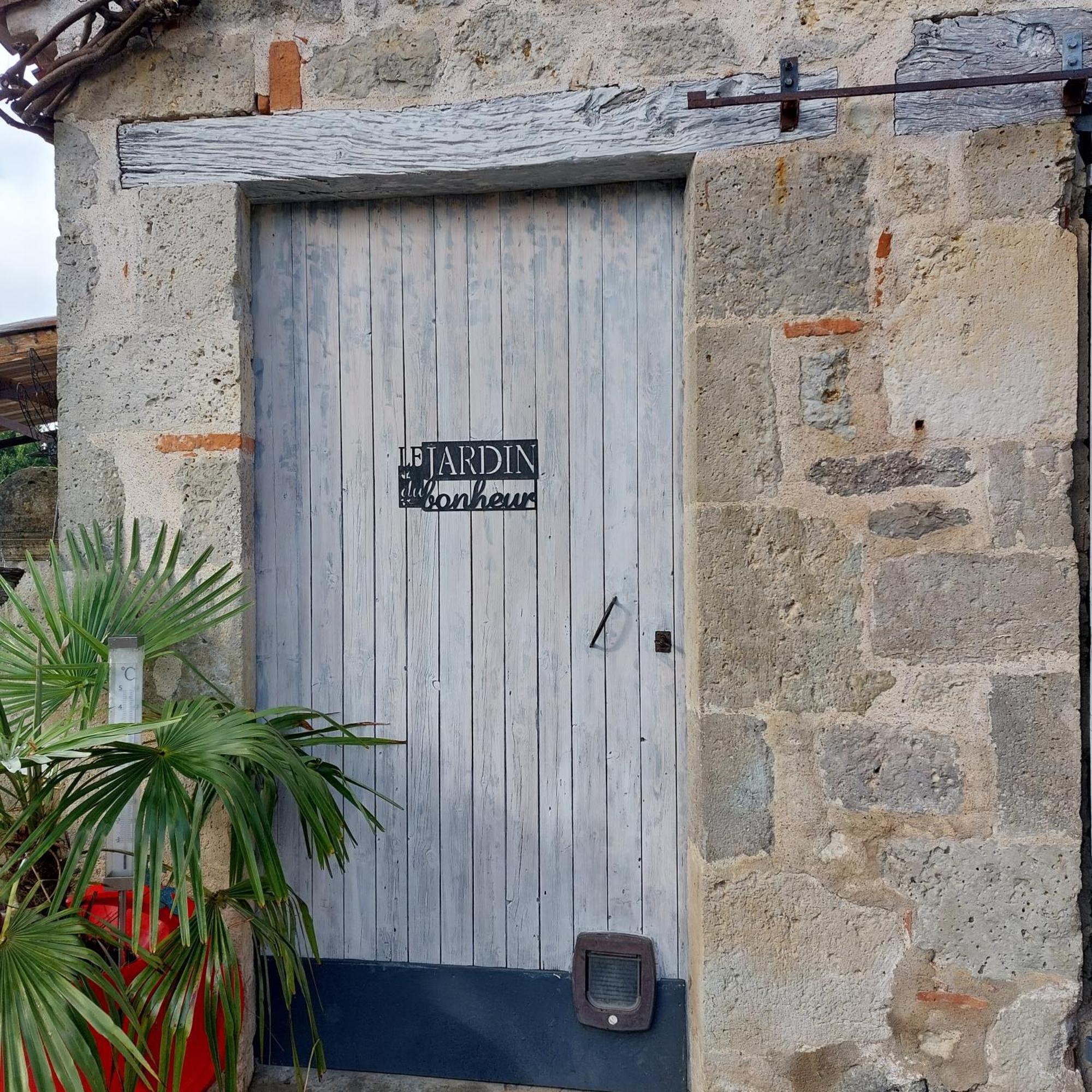 Au Bonheur D'Alphonse Bed & Breakfast Lusignan-Petit ภายนอก รูปภาพ
